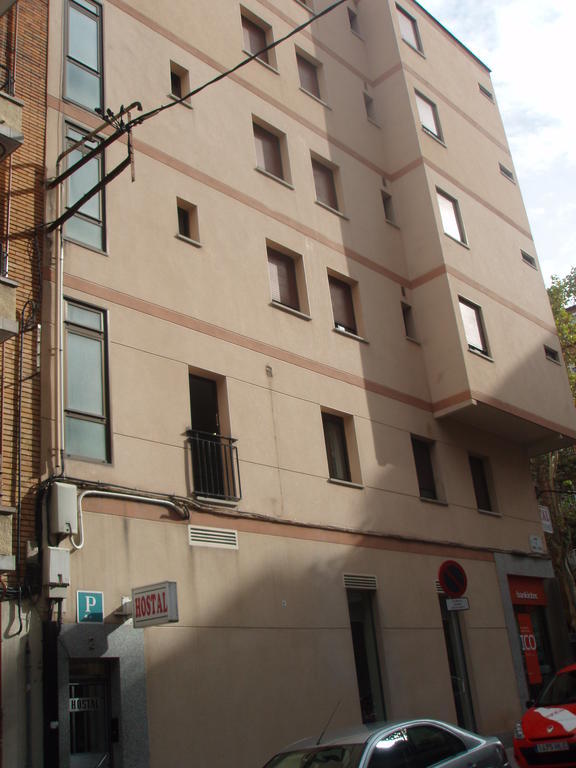 Hostal Ballestero Barcelona Bagian luar foto