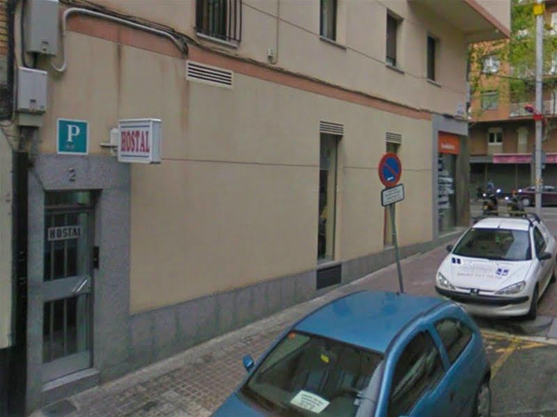 Hostal Ballestero Barcelona Bagian luar foto